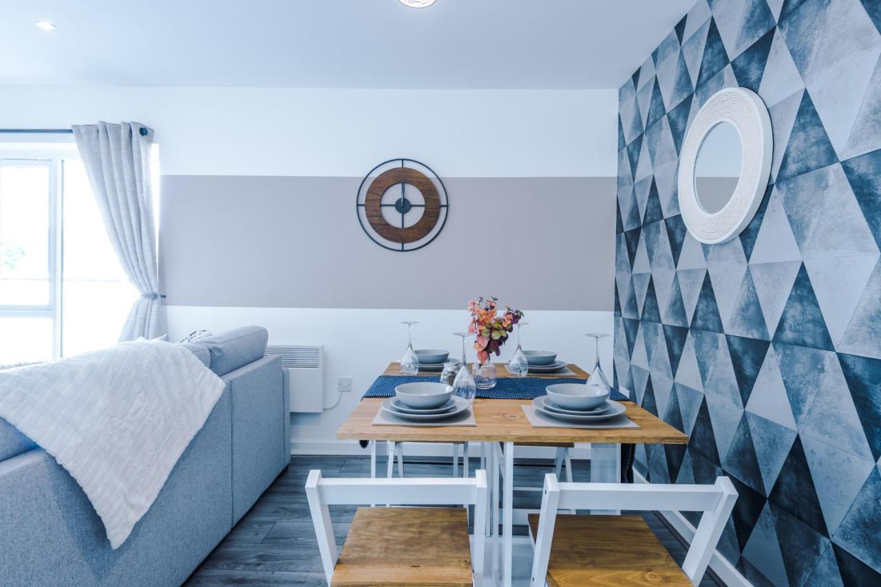 Stunning 2 Bed Apt By Greenstay Serviced Accommodation - Located In Formby Village - Perfect For Short & Long Stays - Couples, Friends & Families & Business Travellers All Welcome - Dog Friendly - 7 Kültér fotó
