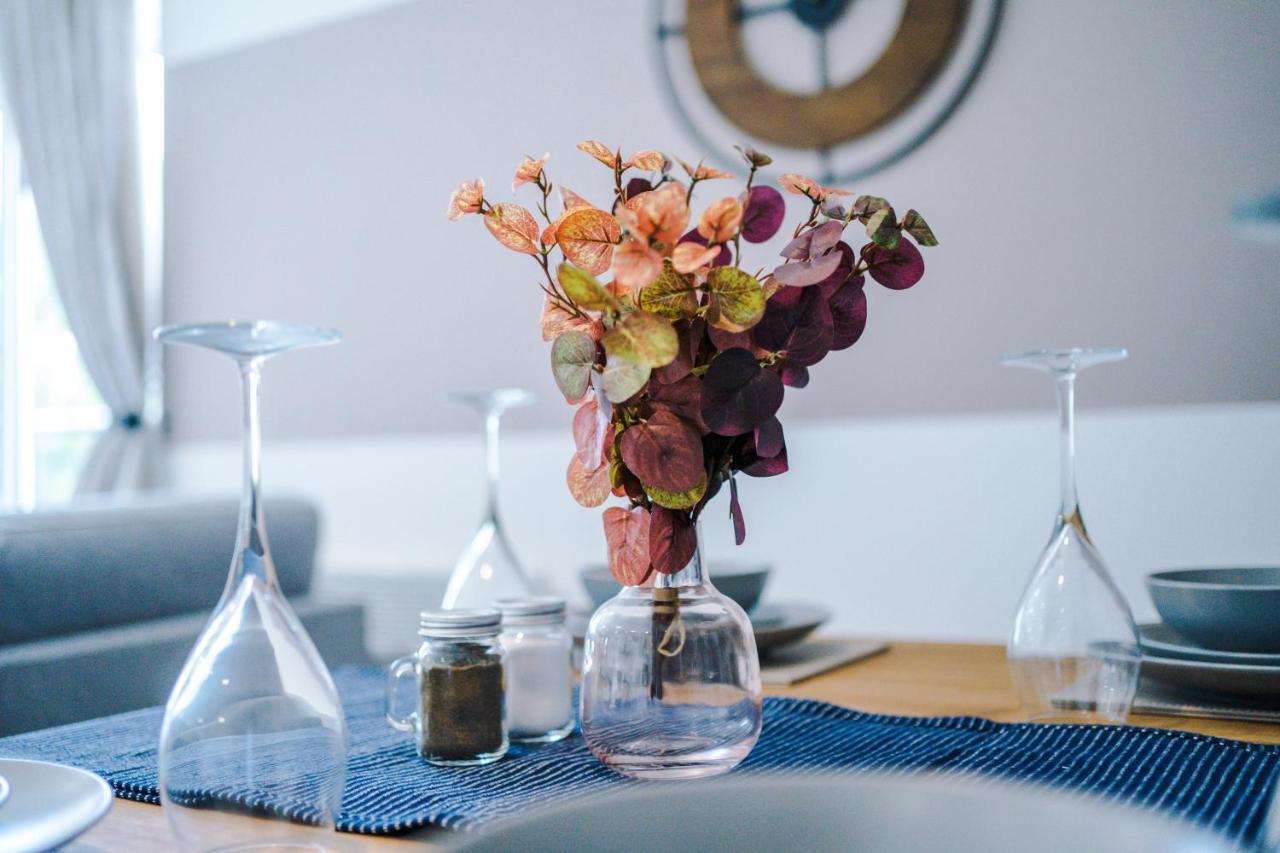 Stunning 2 Bed Apt By Greenstay Serviced Accommodation - Located In Formby Village - Perfect For Short & Long Stays - Couples, Friends & Families & Business Travellers All Welcome - Dog Friendly - 7 Kültér fotó