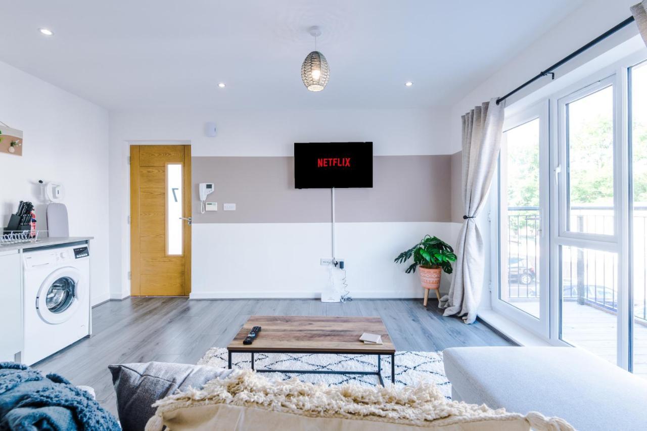 Stunning 2 Bed Apt By Greenstay Serviced Accommodation - Located In Formby Village - Perfect For Short & Long Stays - Couples, Friends & Families & Business Travellers All Welcome - Dog Friendly - 7 Kültér fotó