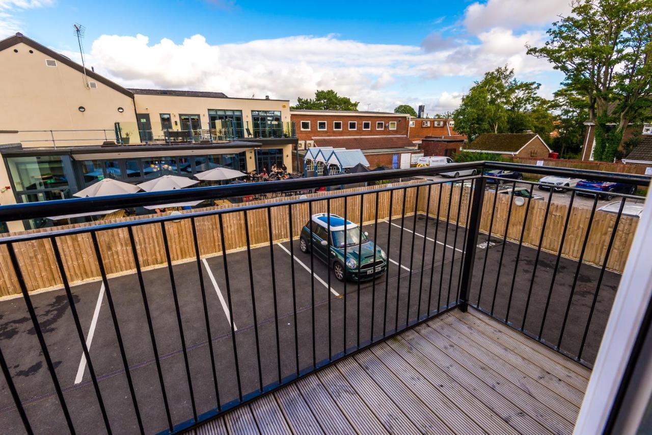 Stunning 2 Bed Apt By Greenstay Serviced Accommodation - Located In Formby Village - Perfect For Short & Long Stays - Couples, Friends & Families & Business Travellers All Welcome - Dog Friendly - 7 Kültér fotó